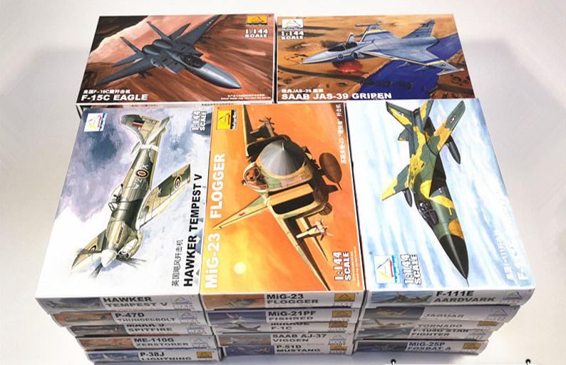Model Kit Motor Nuclear - 25 قطعة نموذج طائرة عسكرية بلاستيكية