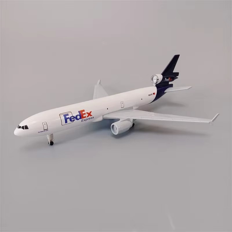 نموذج طائرة 20 سنتيمتر الهواء  - مراجعة Model Kit Ixchel وسعره