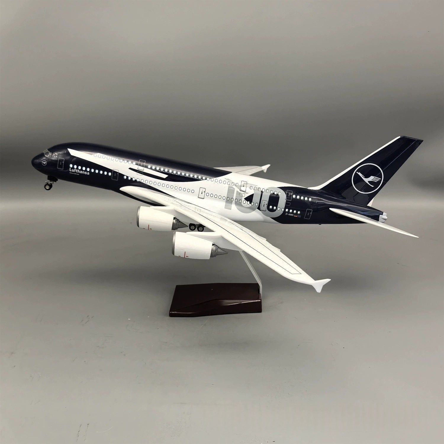 نموذج طائرة لوفتهانزا A380 الج - مراجعة Model Kit Ixchel وسعره