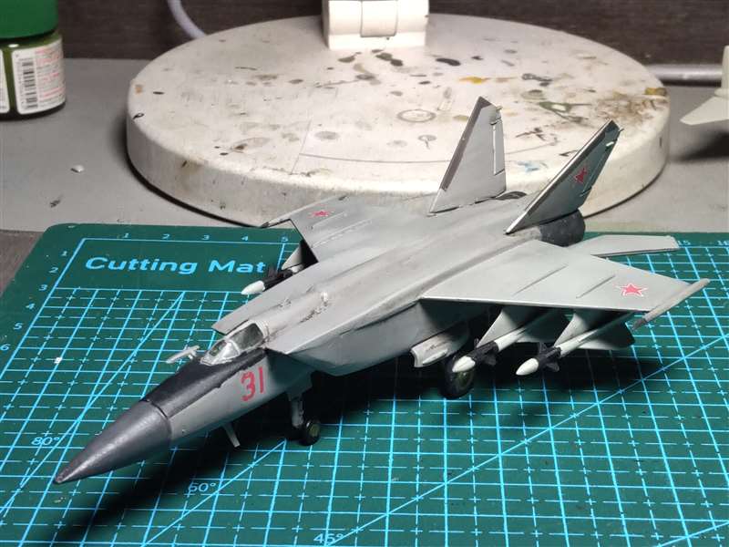 25 قطعة نموذج طائرة عسكرية بلا - مراجعة Model Kit Motor Nuclear وسعره