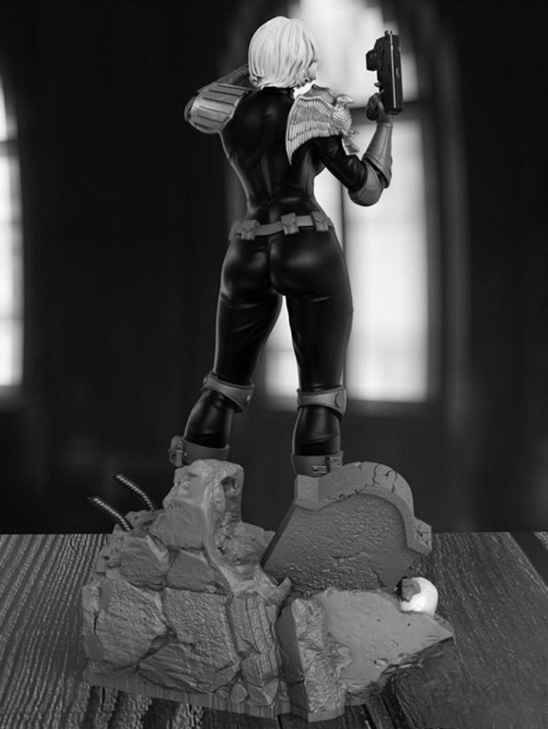 نموذج شخصية كاسندرا أندرسون من - مراجعة Model Kit Judge وسعره