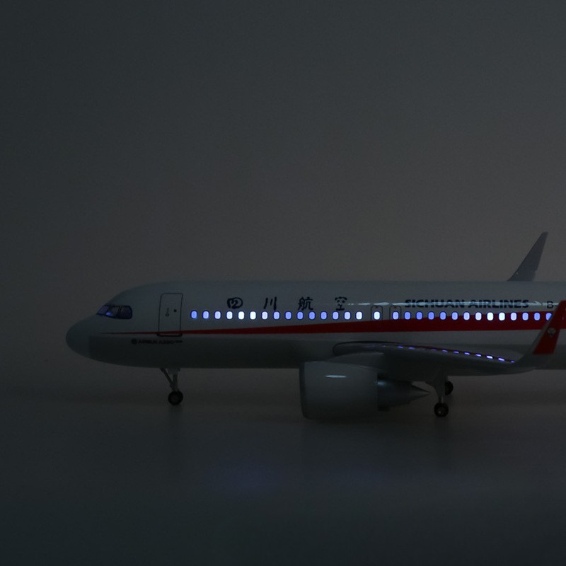 طقم نموذج طائرة من الراتنج الم - مراجعة Model Kit Ixchel وسعره